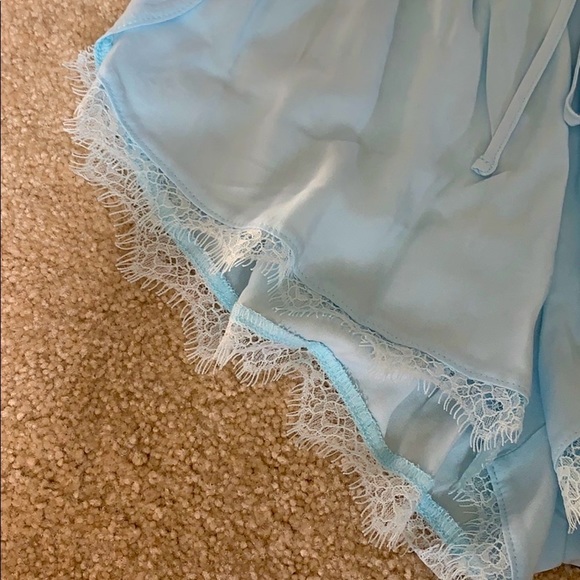 Forever 21 NWOT tulip hem shorts - Picture 4 of 6